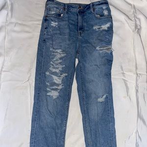 Size 4 American Eagle Mom Jeans
